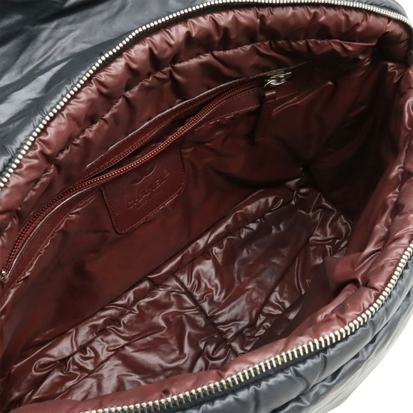 CHANEL Black Leather Shoulder Bag - Picture 9 of 10